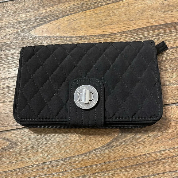 Vera Bradley Microfiber Quilted Black Turnlock Wallet Zip Cards Compartment - Picture 2 of 12